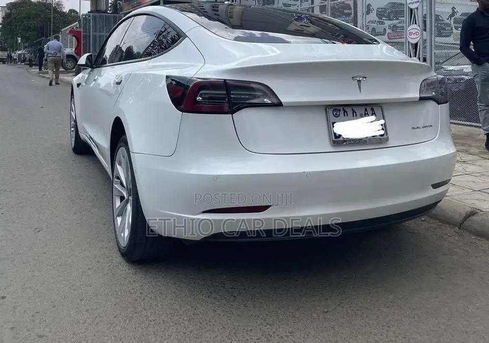 Tesla Model Y 2023 White