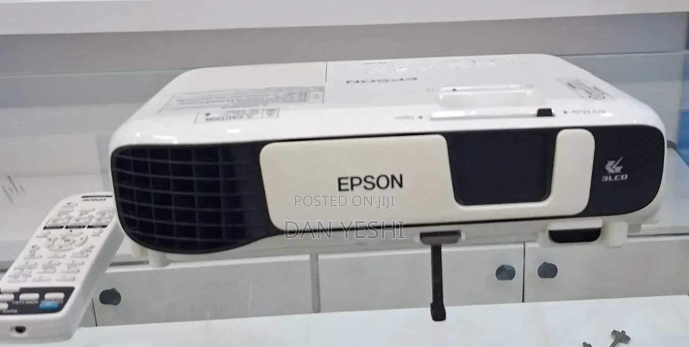 Epson Projector 
 
Model Name: EB-S41
  Has B
