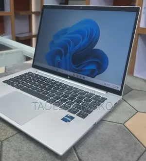 New Laptop HP EliteBook 840 G10 16GB Intel Core i5 SSD 512GB