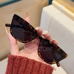 Women’s Leopard Print Cat Eye Classic Sunglasses