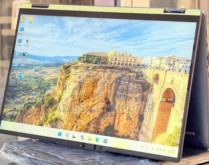 New Laptop Lenovo Yoga 11e 16GB Intel Core Ultra 7 SSD 512GB
