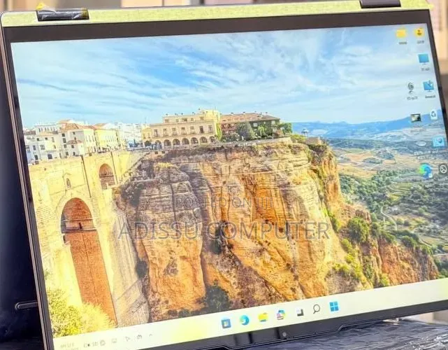 New Laptop Lenovo Yoga 11e 16GB Intel Core Ultra 7 SSD 512GB