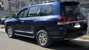Toyota Land Cruiser 2017 Blue