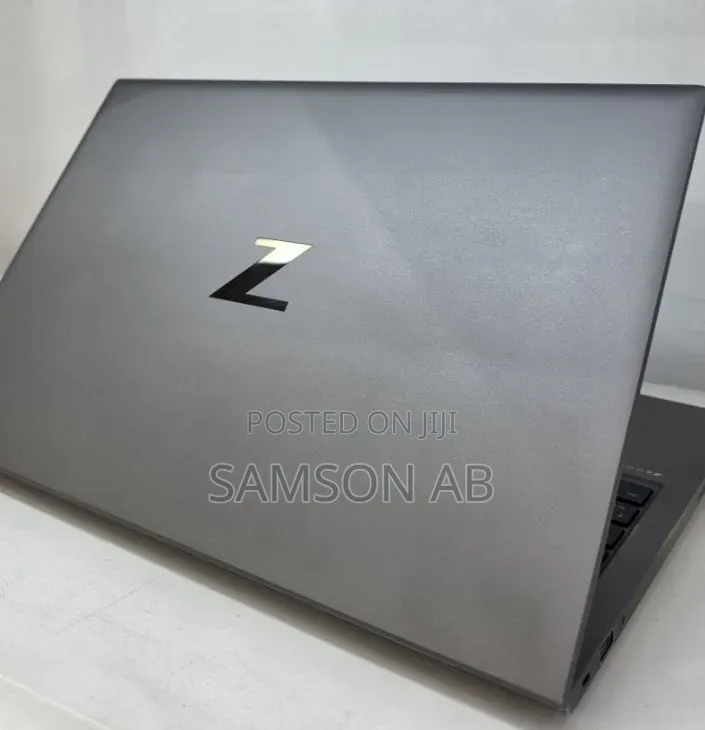 New Laptop HP ZBook Firefly G8 16GB Intel Core i7 SSD 512GB