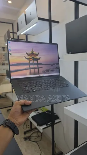 New Laptop Dell Inspiron 15 16GB Intel Core i7 SSD 512GB