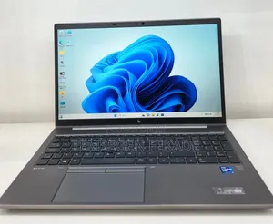 New Laptop HP ZBook Firefly G8 16GB Intel Core i7 SSD 512GB