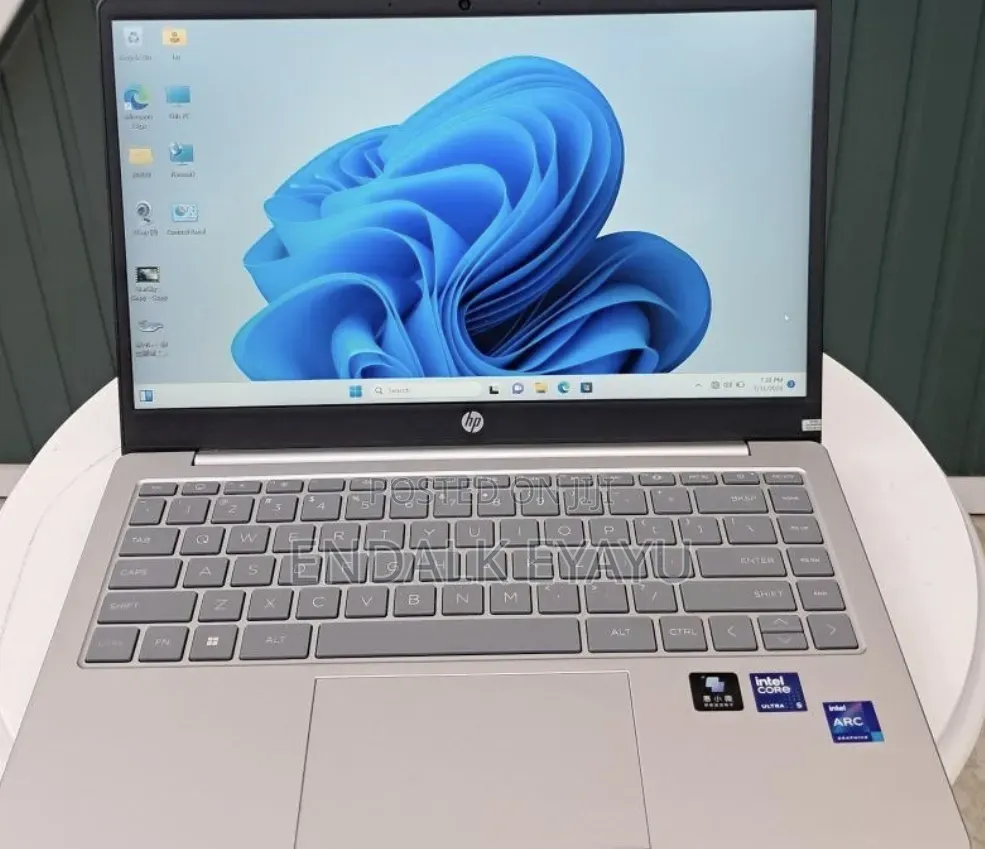 New Laptop HP 16GB Intel Core Ultra 5 SSD 1T