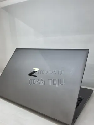 New Laptop HP ZBook Firefly G8 16GB Intel Core i7 SSD 512GB