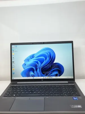 New Laptop HP ZBook Firefly G8 16GB Intel Core i7 SSD 512GB