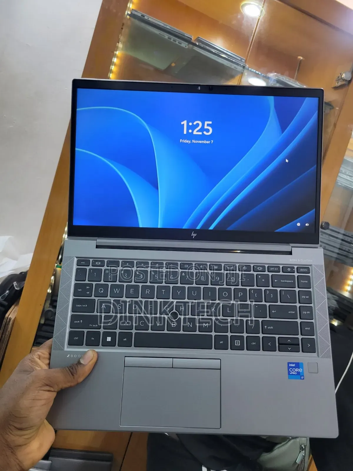 New Laptop HP ZBook Firefly G8 16GB Intel Core i7 SSD 512GB