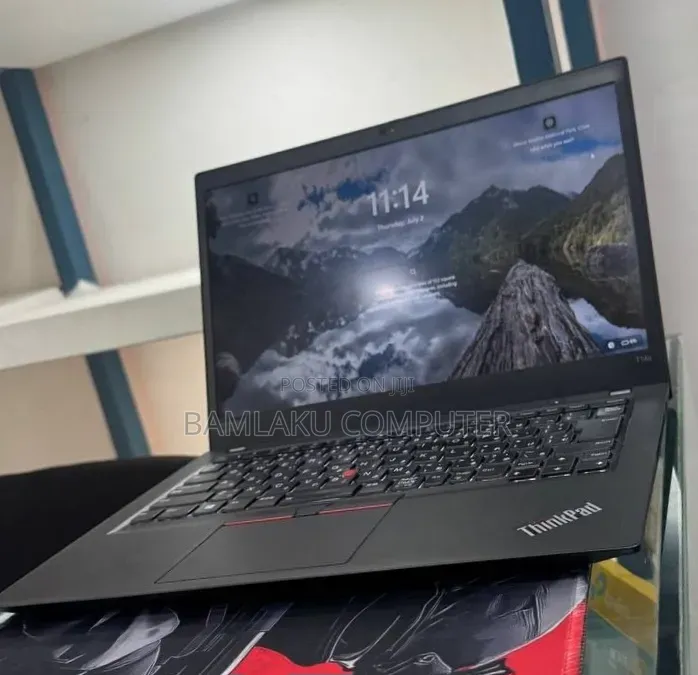 New Laptop Lenovo ThinkPad 10 8GB AMD Ryzen 5 SSD 256GB