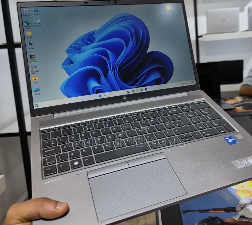 New Laptop HP ZBook Studio G8 16GB Intel Core i7 SSD 512GB