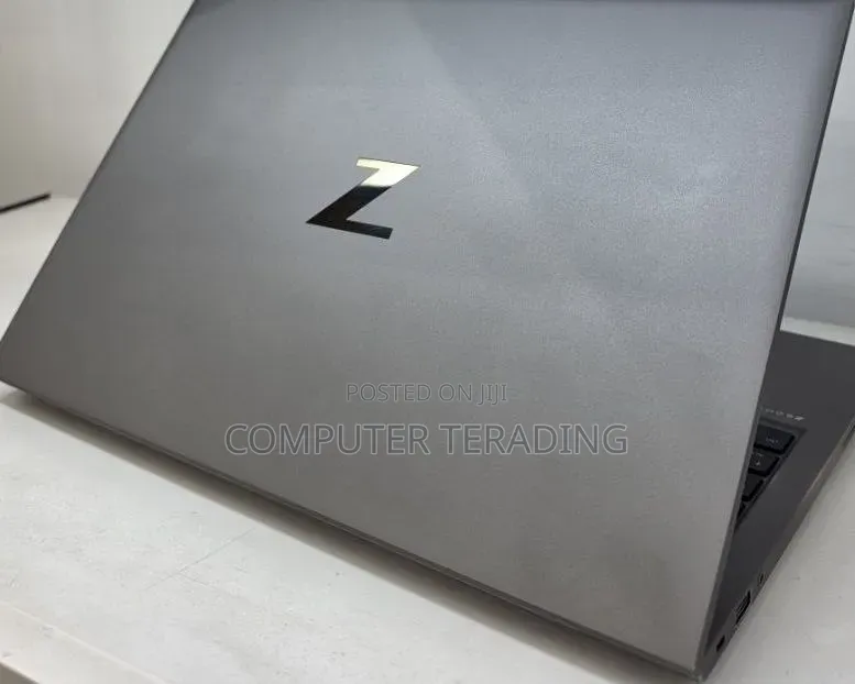 New Laptop HP ZBook Studio G8 16GB Intel Core i7 SSD 512GB