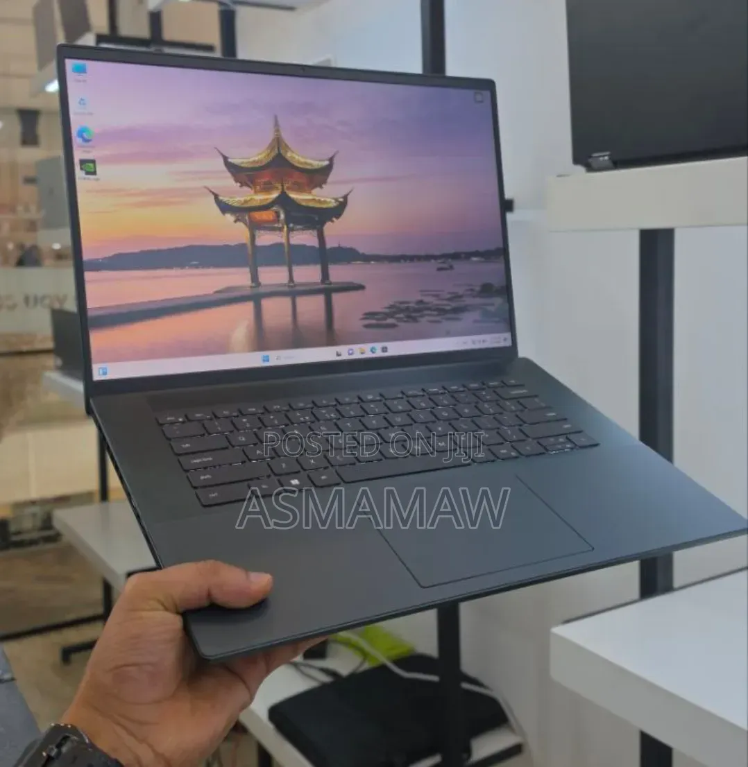 New Laptop Dell Inspiron 15 16GB Intel Core i7 SSD 512GB