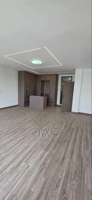 8bdrm House in በአስችኳይ የሚሸጥ 180 ካሬ , Bole for sale