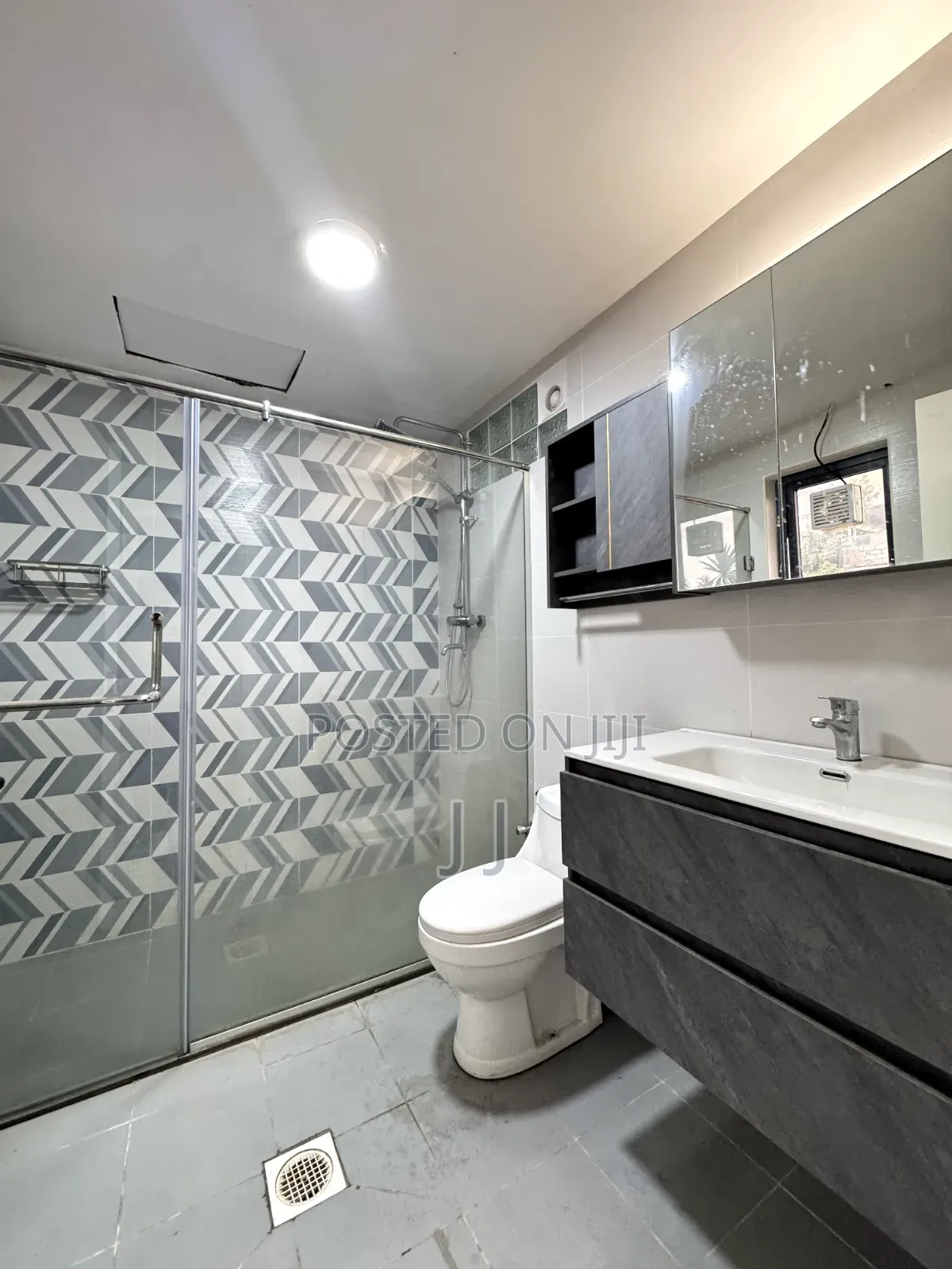 4bdrm Apartment in Bole for rent