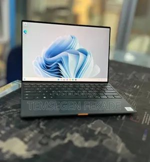 New Laptop Dell XPS 13 8GB Intel Core i5 SSD 512GB