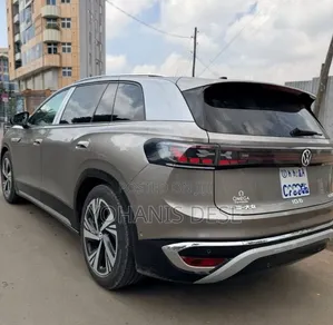 Volkswagen ID.6 2024 Gray