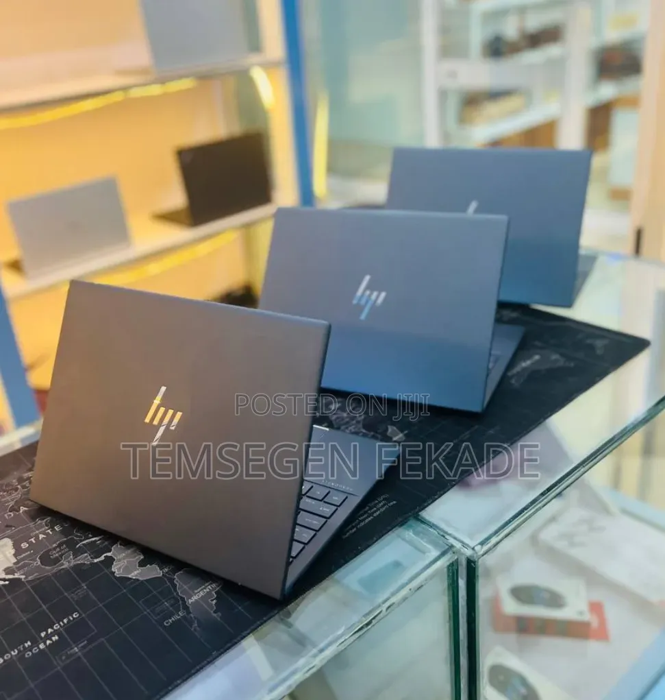 New Laptop HP Dragonfly G3 16GB Intel Core i7 SSD 512GB