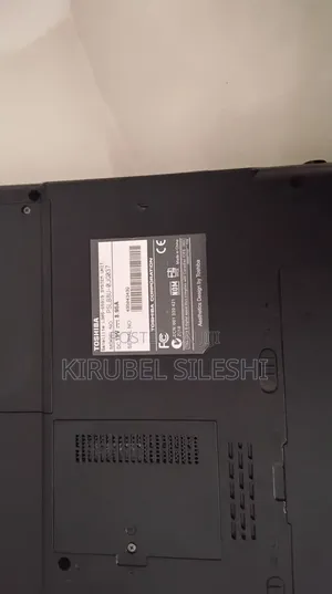 Laptop Toshiba 4GB HDD 256GB