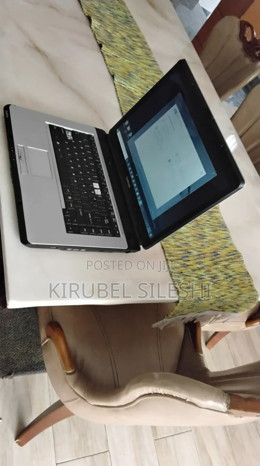 Laptop Toshiba 4GB HDD 256GB