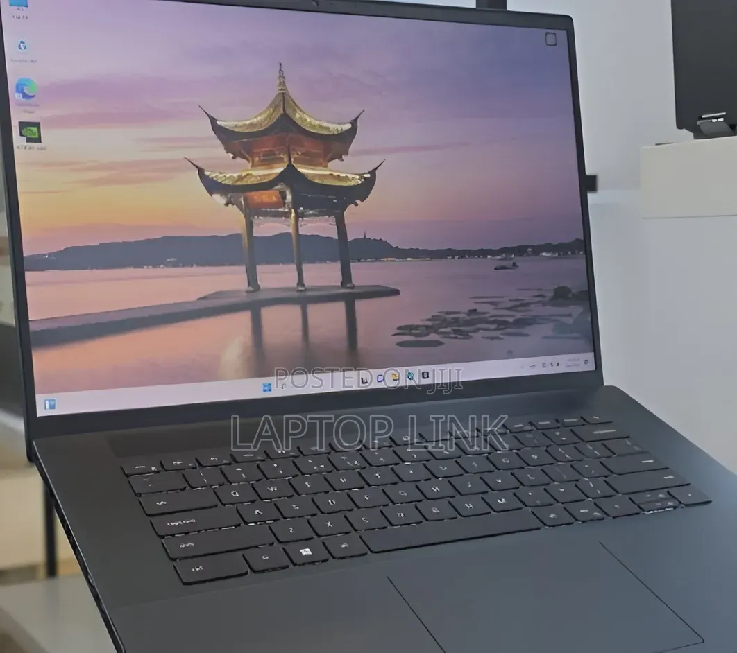 New Laptop Dell Inspiron 15 16GB Intel Core i7 SSD 512GB