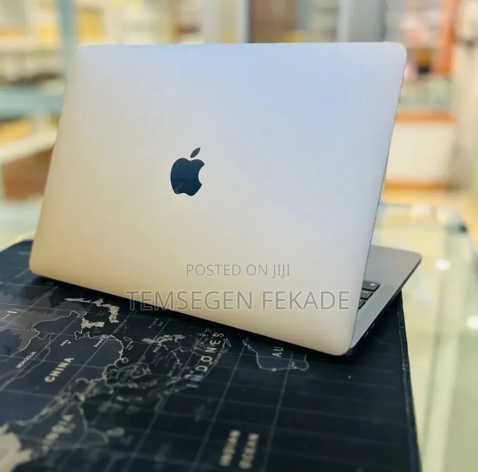 New Laptop Apple MacBook Pro 2023 M2 8GB Apple M2 SSD 512GB