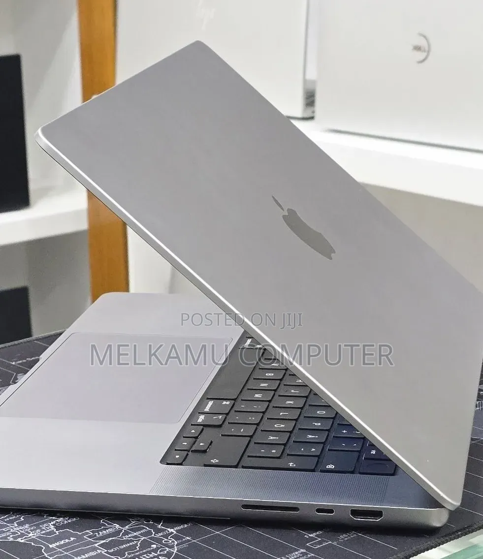New Laptop Apple MacBook Pro 2021 M1 Max 64GB Apple M1 Max SSD 1T