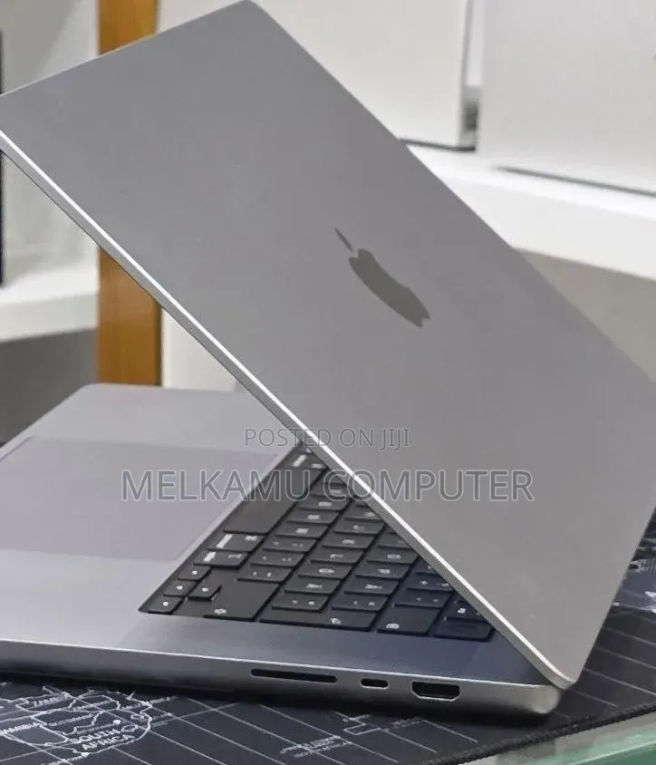 New Laptop Apple MacBook Pro 2021 M1 Max 64GB Apple M1 Max SSD 1T