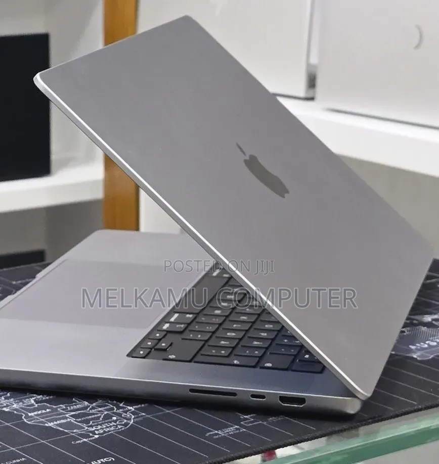 New Laptop Apple MacBook Pro 2021 M1 Max 64GB Apple M1 Max SSD 1T