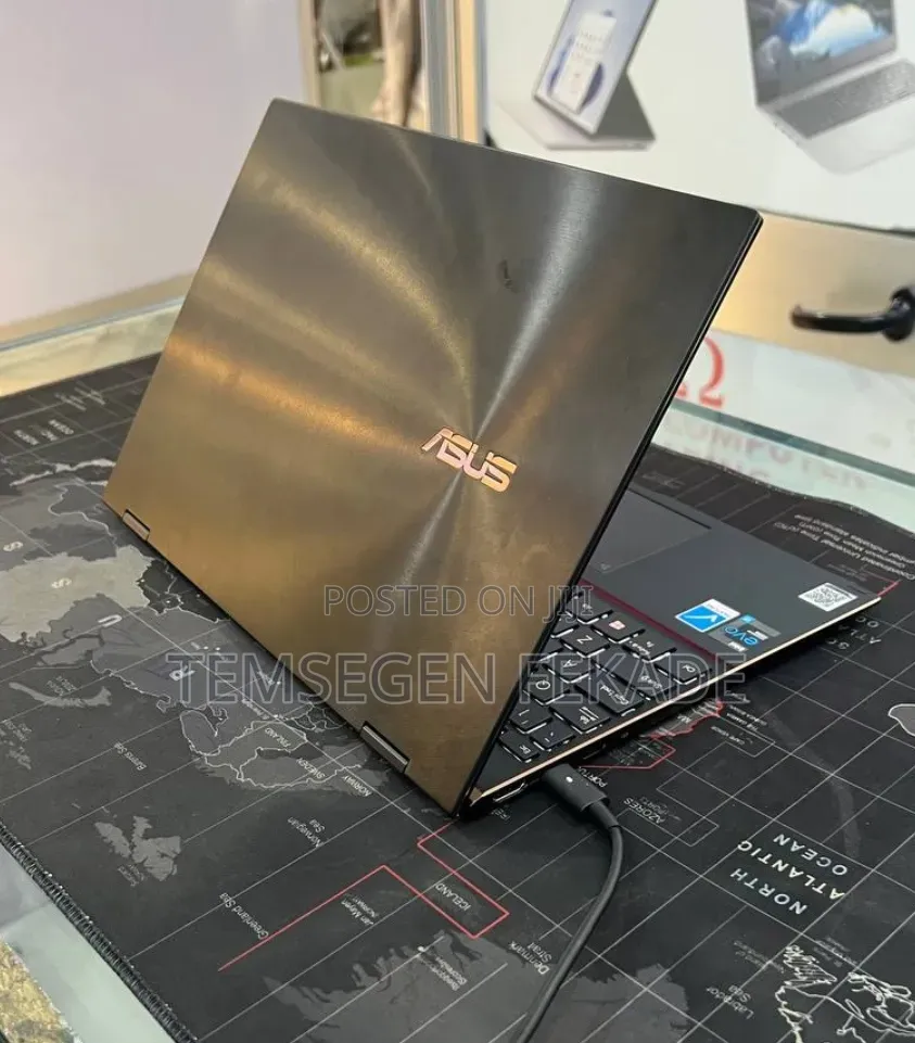 New Laptop Asus ZenBook Flip 14 UX461UA 16GB Intel Core i7 SSD 512GB