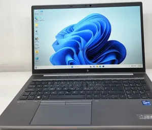 New Laptop HP ZBook Firefly G8 16GB Intel Core i7 SSD 512GB