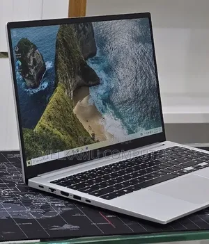 New Laptop Samsung Galaxy Book4 16GB Intel Core 7 SSD 512GB
