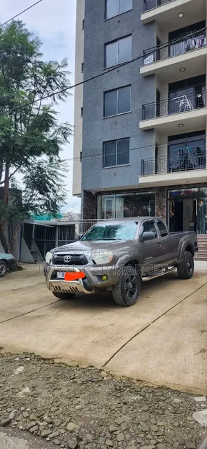 Toyota Tacoma 2015 Gray