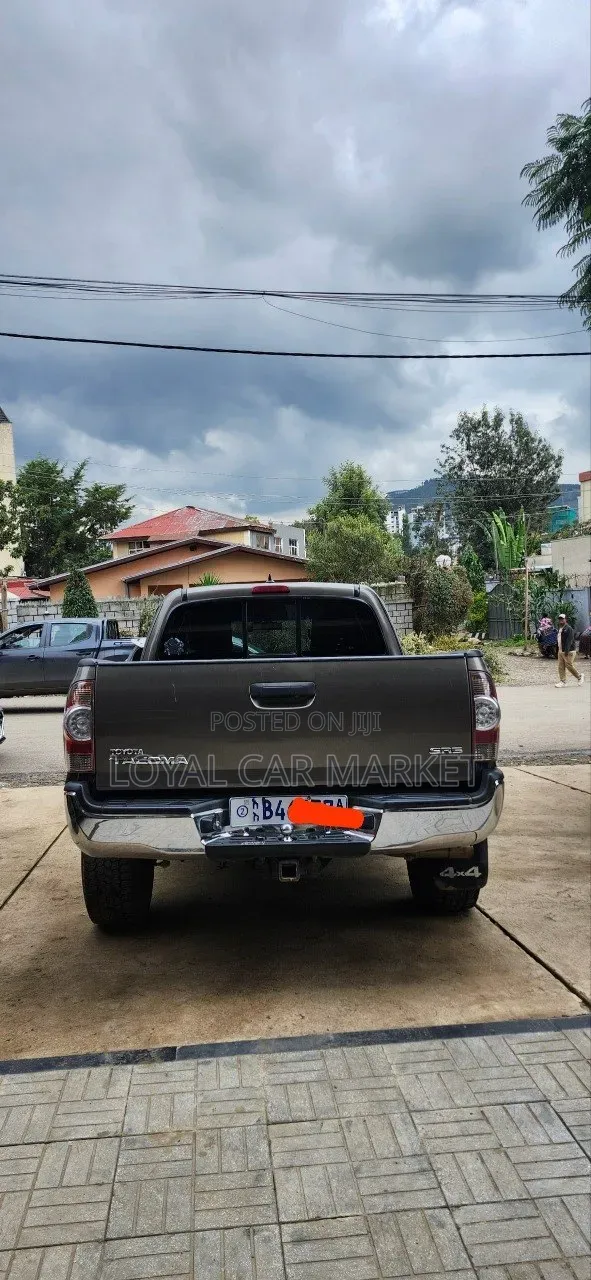 Toyota Tacoma 2015 Gray