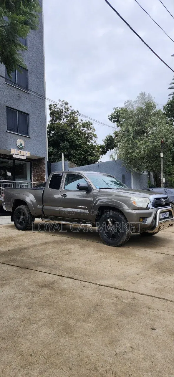 Toyota Tacoma 2015 Gray