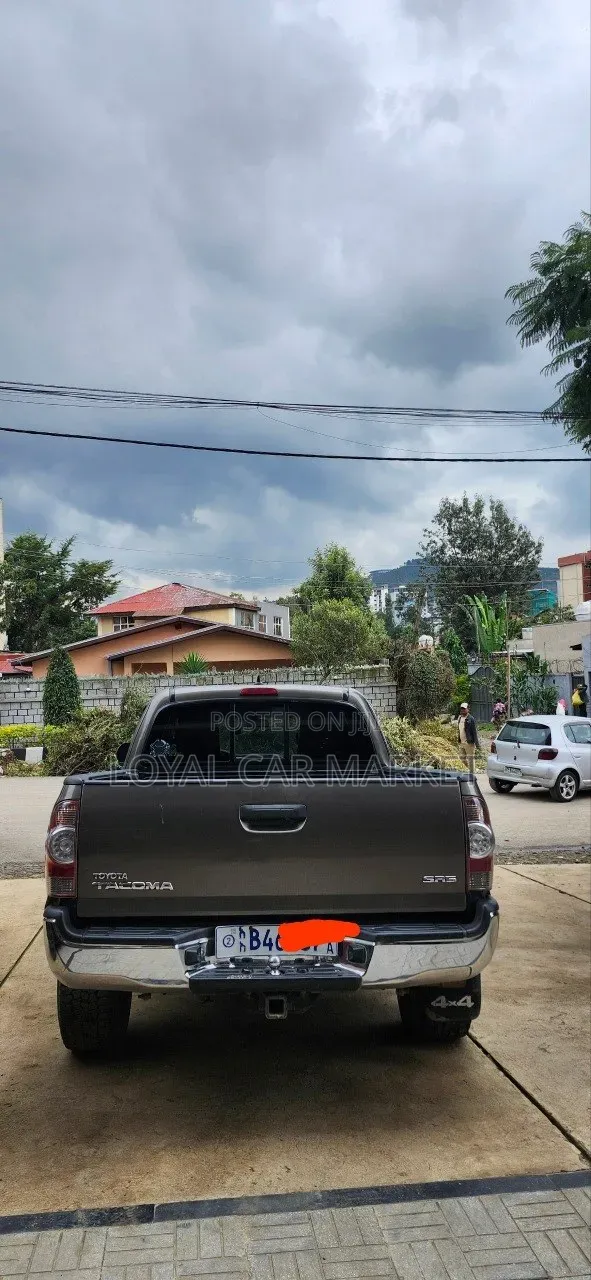 Toyota Tacoma 2015 Gray