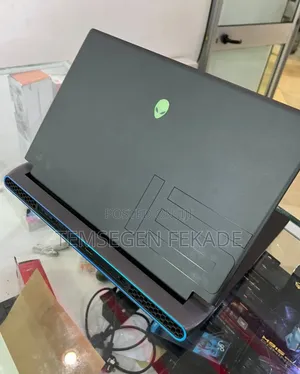 New Laptop Alienware X16 r1 16GB Intel Core i7 SSD 512GB