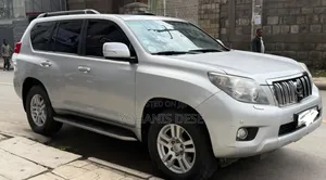 Toyota Land Cruiser Prado 2012 Silver