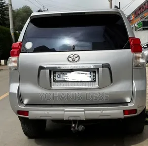 Toyota Land Cruiser Prado 2012 Silver
