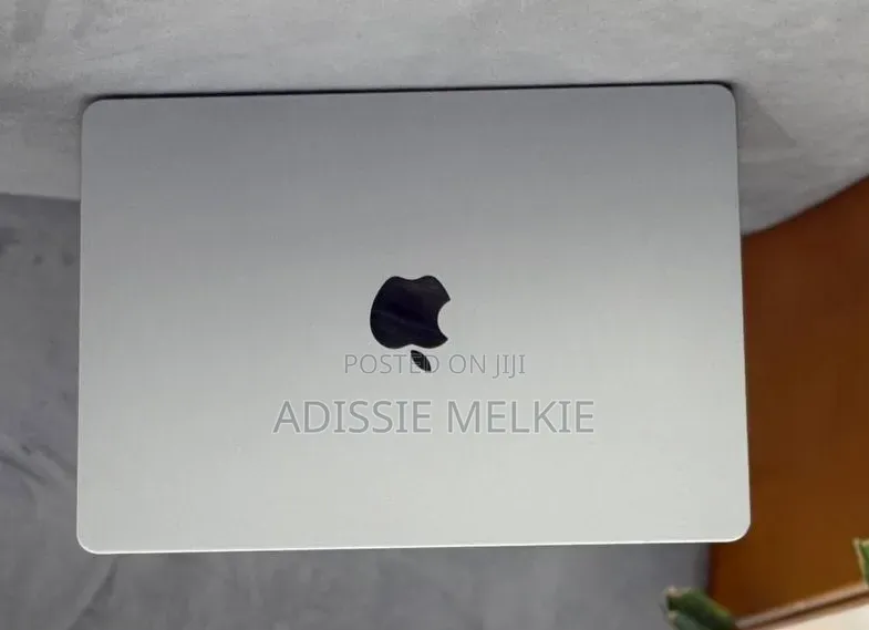 New Laptop Apple MacBook Air 2022 M2 8GB Apple M2 SSD 256GB