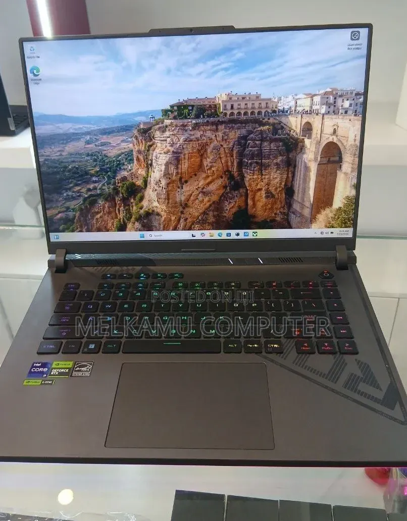 New Laptop Asus ROG Strix G16 16GB Intel Core i9 SSD 1T