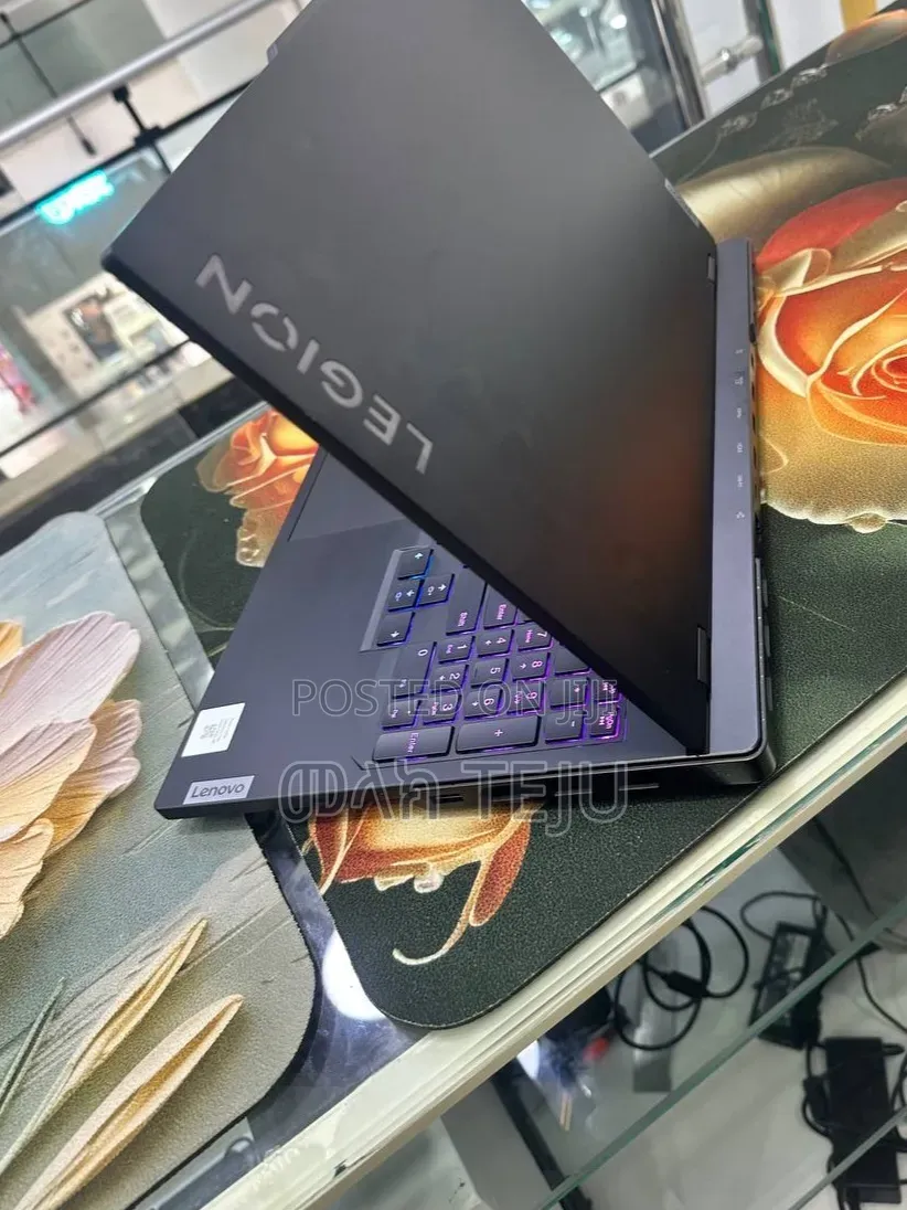 New Laptop Lenovo Legion Pro 7 32GB Intel Core i9 SSD 1T