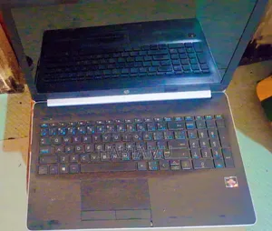 Laptop HP 8GB AMD Ryzen 3 HDD+SSD 1T