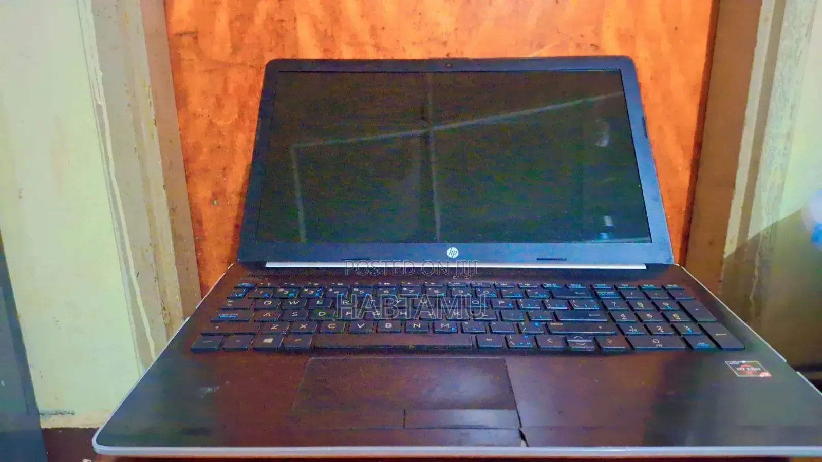 Laptop HP 8GB AMD Ryzen 3 HDD+SSD 1T