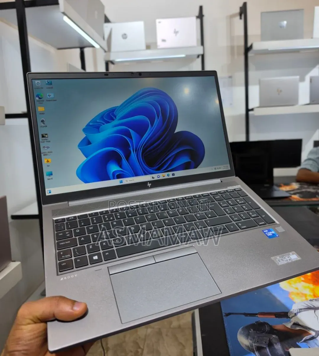 New Laptop HP ZBook Firefly G8 16GB Intel Core i7 SSD 512GB