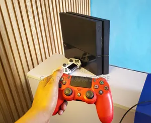 PS4 Fat Console With 2 Original Controllers