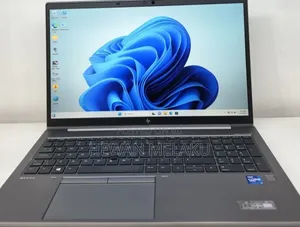 New Laptop HP ZBook Firefly G8 16GB Intel Core i7 SSD 512GB