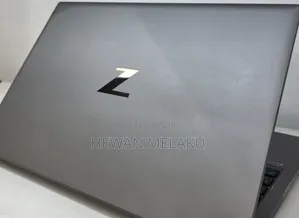 New Laptop HP ZBook Firefly G8 16GB Intel Core i7 SSD 512GB