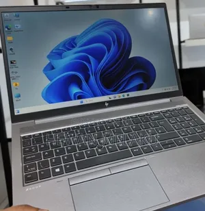 New Laptop HP ZBook Firefly G8 16GB Intel Core i7 SSD 512GB